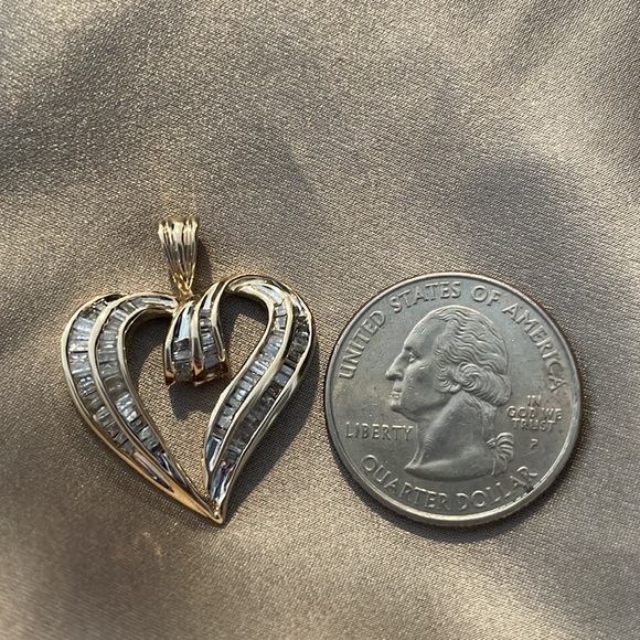 Vintage Solid 10k Natural Baguette Diamond Heart Pendant! - Picture 2 of 5